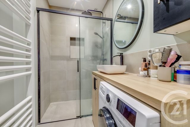 Appartement F2 à vendre - 3 pièces - 54.0 m2 - PARIS - 75017 - ILE-DE-FRANCE - Century 21 Patrimoine 17
