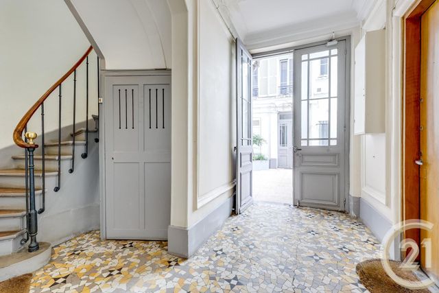 Appartement F1 à vendre - 1 pièce - 18.0 m2 - PARIS - 75017 - ILE-DE-FRANCE - Century 21 Patrimoine 17