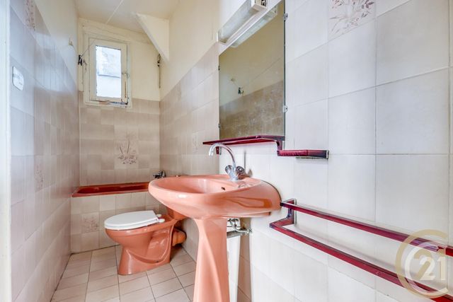Afficher la photo en grand Appartement F3 à vendre - 3 pièces - 44.42 m2 - PARIS - 75017 - ILE-DE-FRANCE - Century 21 Patrimoine 17