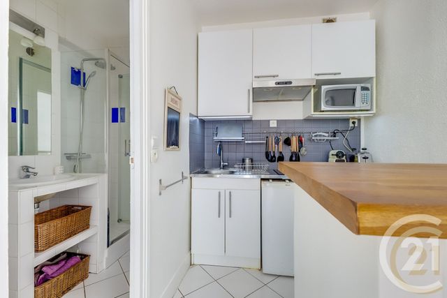 Appartement F1 à vendre - 1 pièce - 26.0 m2 - PARIS - 75017 - ILE-DE-FRANCE - Century 21 Patrimoine 17