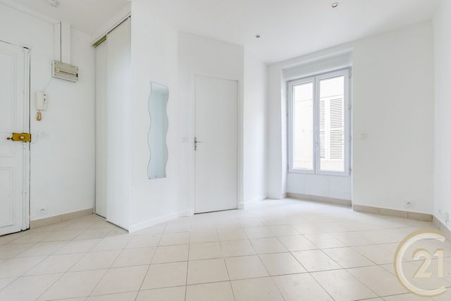 Appartement F2 à vendre - 2 pièces - 34.0 m2 - PARIS - 75017 - ILE-DE-FRANCE - Century 21 Patrimoine 17