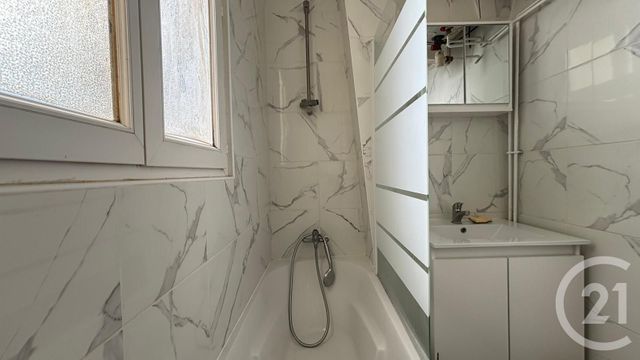 Appartement Studio à vendre - 1 pièce - 21.2 m2 - PARIS - 75017 - ILE-DE-FRANCE - Century 21 Patrimoine 17