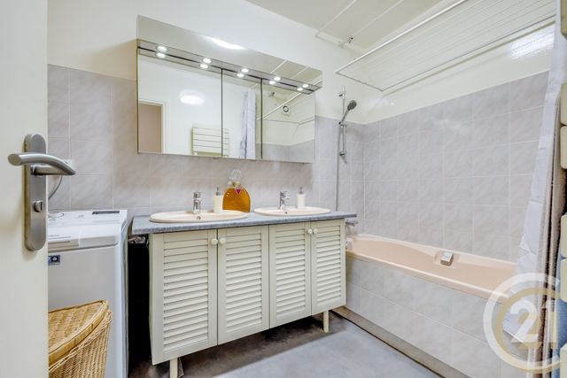 Appartement F5 à vendre - 5 pièces - 96.27 m2 - PARIS - 75017 - ILE-DE-FRANCE - Century 21 Patrimoine 17